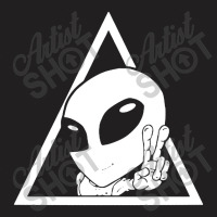 Space Alien In Pyramid T-shirt | Artistshot