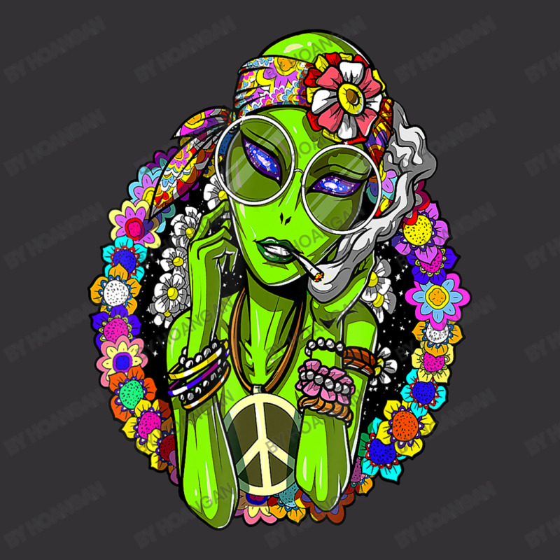 Hippie Alien Smoking Marijuana Weed Cannabis Peace Love Ufo Vintage Short | Artistshot