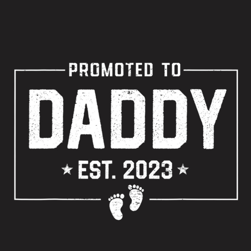 Promoted To Daddy Est. 2023 New Daddy Expect Baby Christmas T-shirt | Artistshot