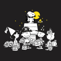 Peanuts Halloween Group Sweatshirt T-shirt | Artistshot