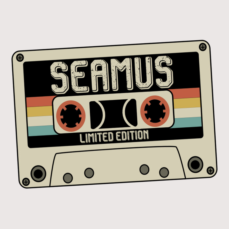 Seamus  Limited Edition  Vintage Green Funny Pocket T-shirt | Artistshot