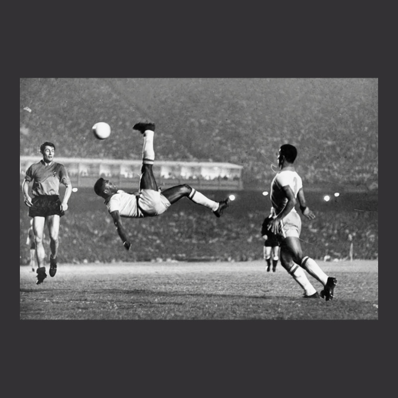 Pele Legendary Bicycle Kick Black And White Vintage Hoodie | Artistshot