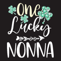 One Lucky Nonna Shamrock T  Shirt One Lucky Nonna Diamond Shamrock Pat Waist Apron | Artistshot