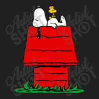 Peanuts The Doghouse T-shirt | Artistshot