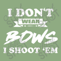 I Don`t Wear Bows I Shoot Èm Baby Bibs | Artistshot