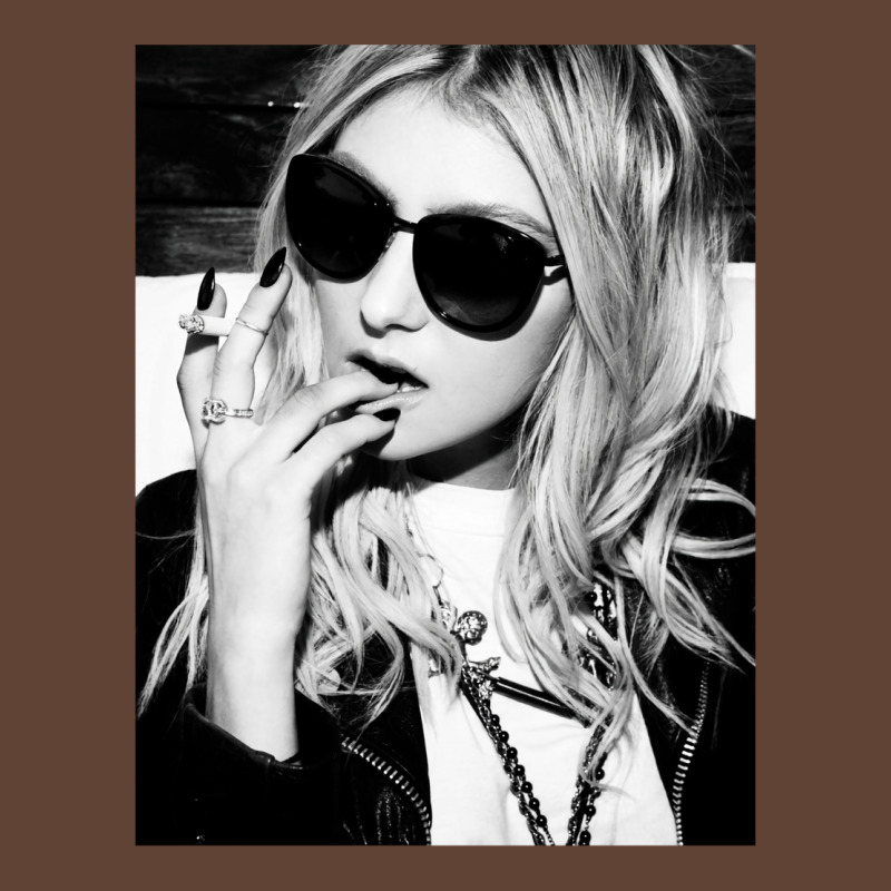 Taylor Momsen Bw T-shirt | Artistshot