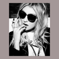 Taylor Momsen Bw Vintage Hoodie | Artistshot