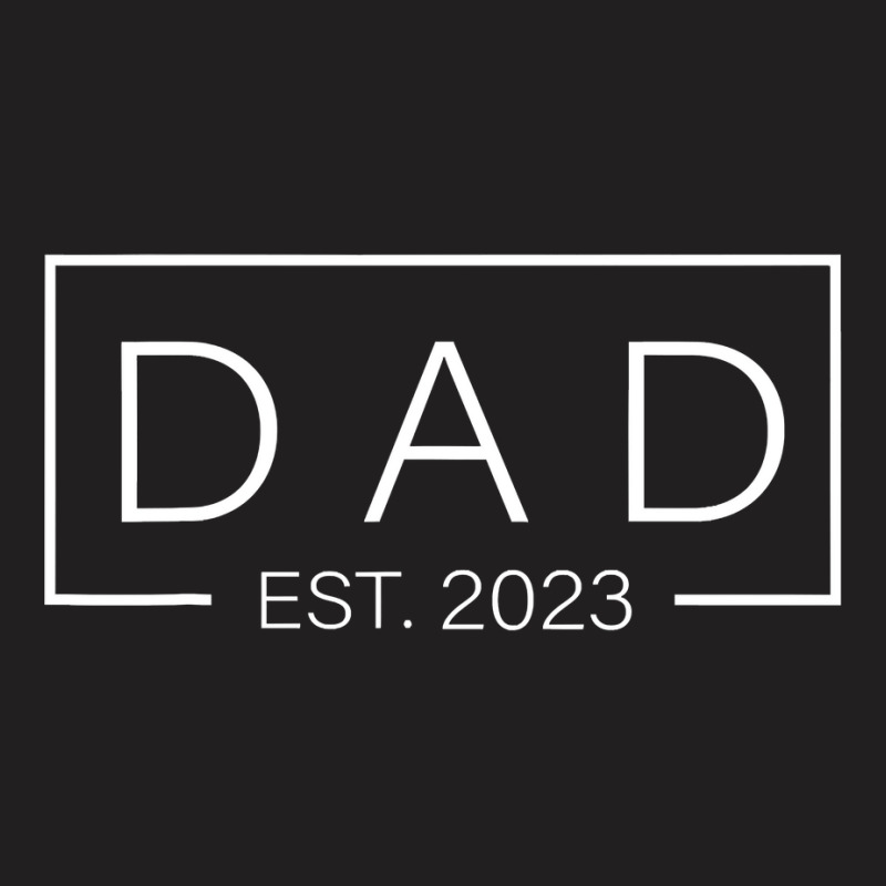 Fathers Day Dad Est. 2023 Expect Baby Men Wife Dau T-shirt | Artistshot