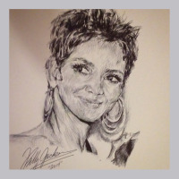 Halle Berry Portrait Pocket T-shirt | Artistshot