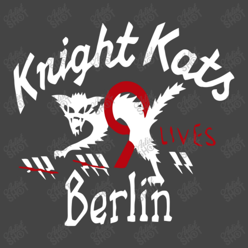 He Knight Kats Berlin 9 Lives Beige Johnson Motors Basic Youth T-shirt by harry sul | Artistshot