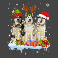 Cute Alaskan Malamute Santa Hat Basic T-shirt | Artistshot