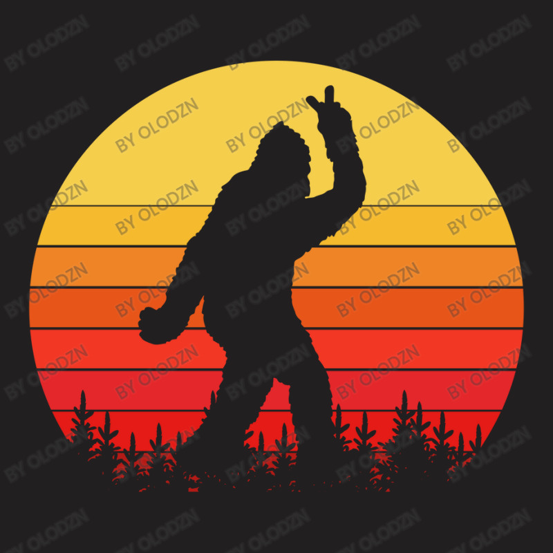 Bigfoot Peace Silhoette T-shirt | Artistshot