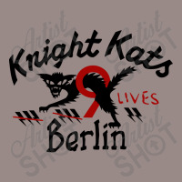 He Knight Kats Berlin 9 Lives Beige Johnson Motors Classic Vintage T-shirt | Artistshot