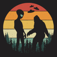 Bigfoot Alien T Shirtretro Alien And Bigfoot Ufos T Shirt T-shirt | Artistshot