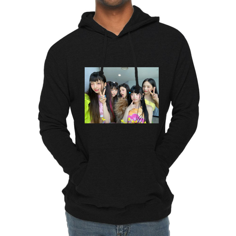 Newjeans Ot5 Selca Active Lightweight Hoodie | Artistshot