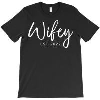 Just Married Couples Outfits   Wife Est 2022 For Couples Sweatshirt T-shirt | Artistshot