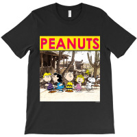 Peanuts Peanuts Family Photo T-shirt | Artistshot