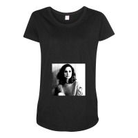 Natalie Portman Black & White Portrait (linocut) Maternity Scoop Neck T-shirt | Artistshot