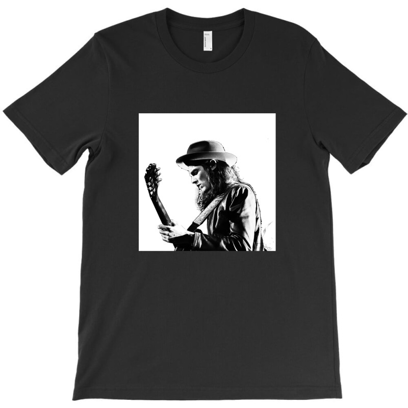 English Singer-songwriter And Guitarist Classic T-shirt | Artistshot