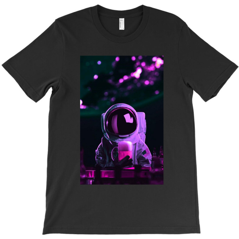 Aesthetic Astronaut T-shirt | Artistshot