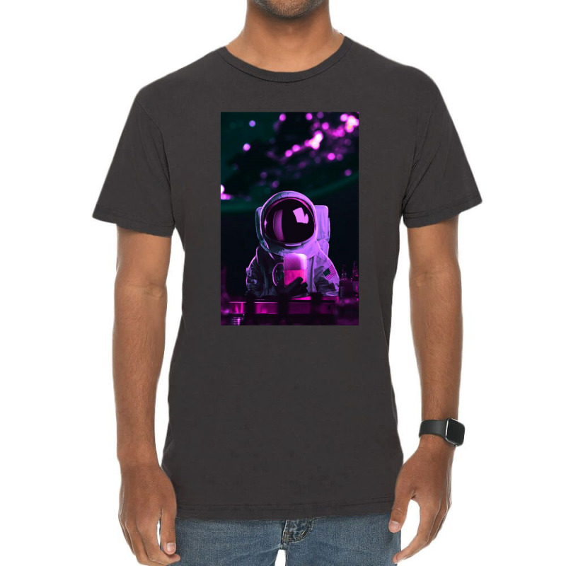 Aesthetic Astronaut Vintage T-shirt | Artistshot