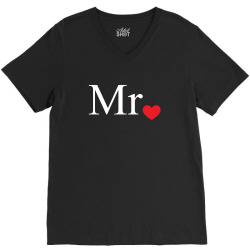 Mr with heart dot (Mr and Mrs set) V-Neck Tee | Artistshot