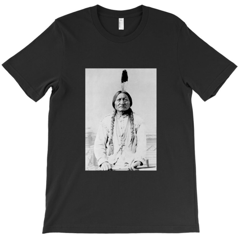 Sitting Bull Vintage Native American Photo T-shirt | Artistshot