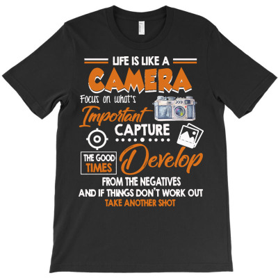 Funny Photographer Gift T  Shirt Vintage Photography Life Is Like A Ca T-shirt Designed By Dominic Rempel