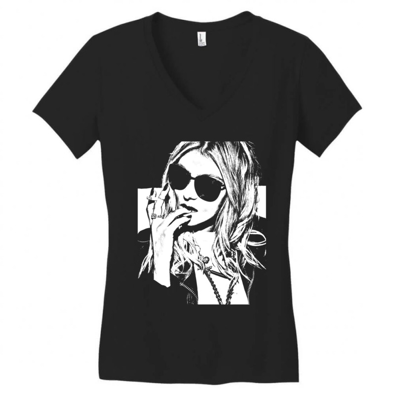 Momsen Taylor Women's V-Neck T-Shirt by cm-arts | Artistshot