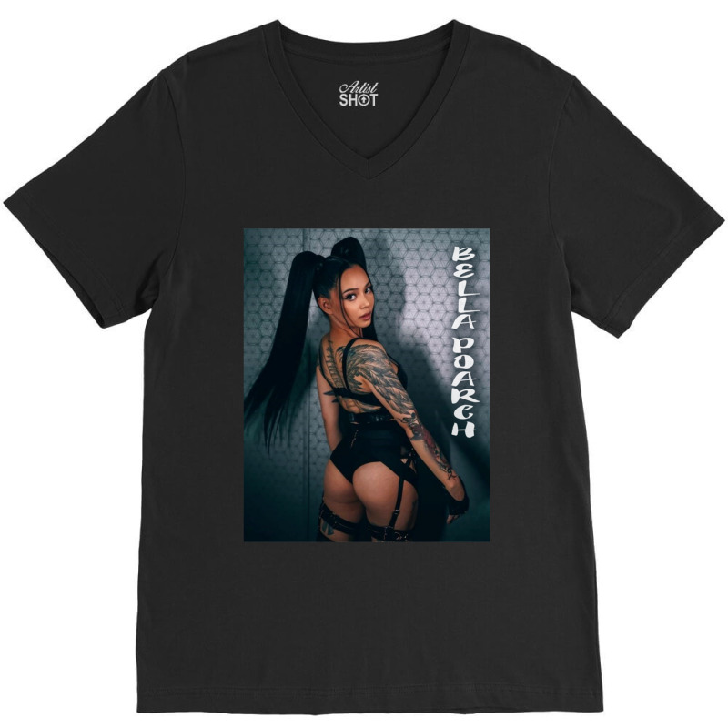 Bella Poarch Posing And Looking Back V-neck Tee | Artistshot