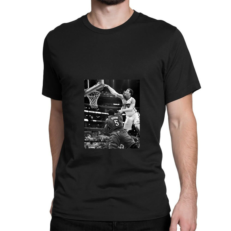 Blake Griffin Over Kendrick Perkins Classic T-shirt | Artistshot