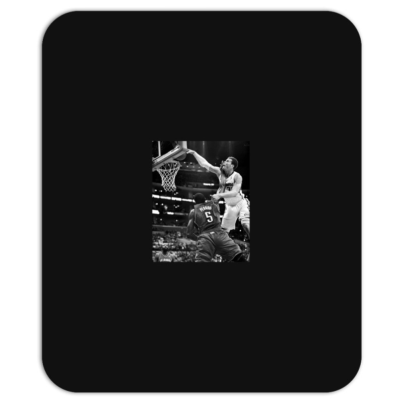 Blake Griffin Over Kendrick Perkins Mousepad | Artistshot