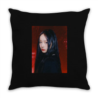 Newjeans Hanni Throw Pillow | Artistshot