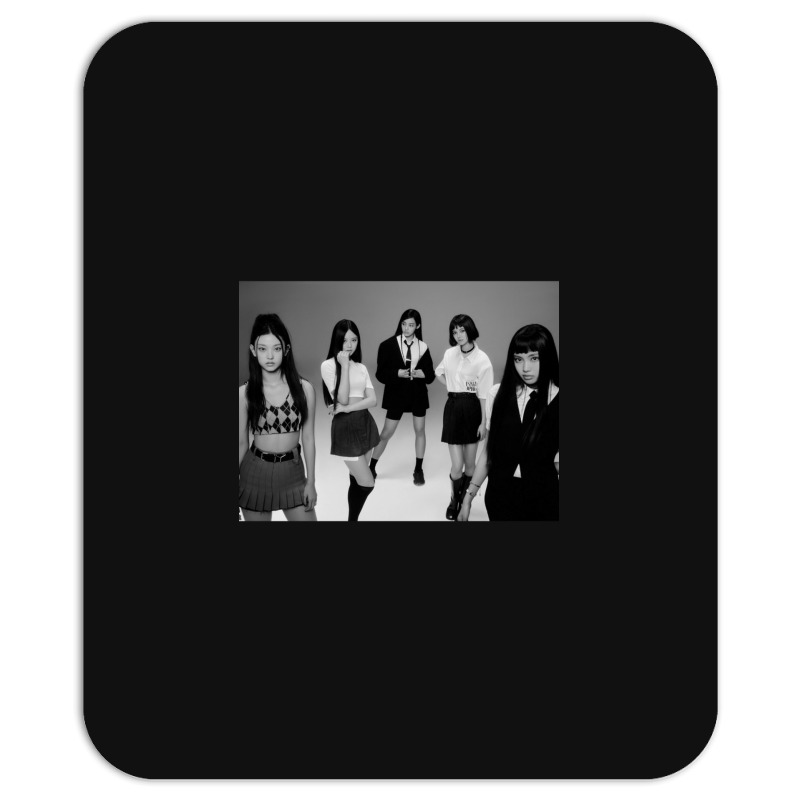 Newjeans 2022  Black And White Mousepad | Artistshot