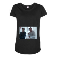 Both Screaming Maternity Scoop Neck T-shirt | Artistshot