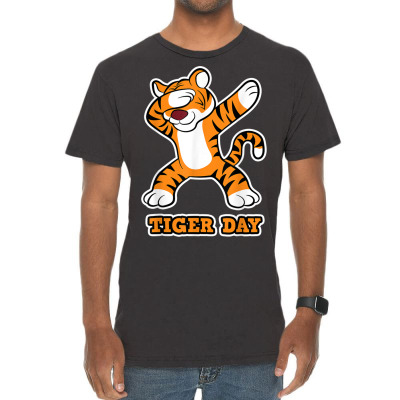 Tiger Day Vintage T-shirt Designed By Bariteau Hannah