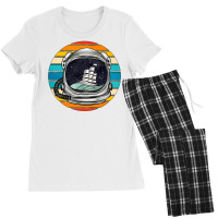 Astronaut And Retro Rainbow Women's Pajamas Set | Artistshot