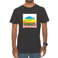 Merry Christmas Kuwait Vintage T-shirt | Artistshot