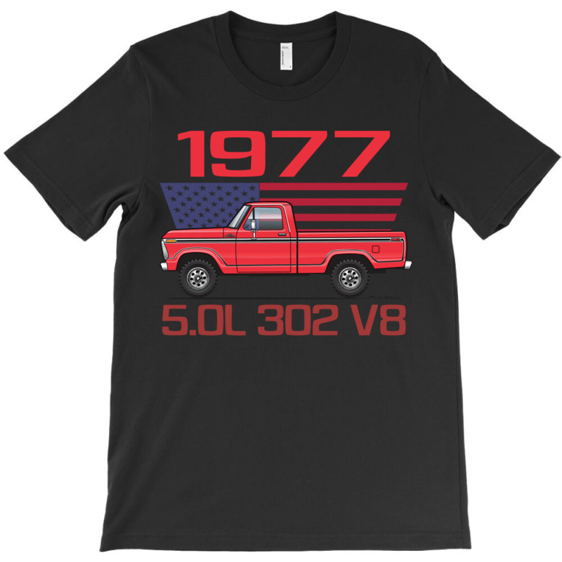 302 V8 Castillo Red T-shirt | Artistshot