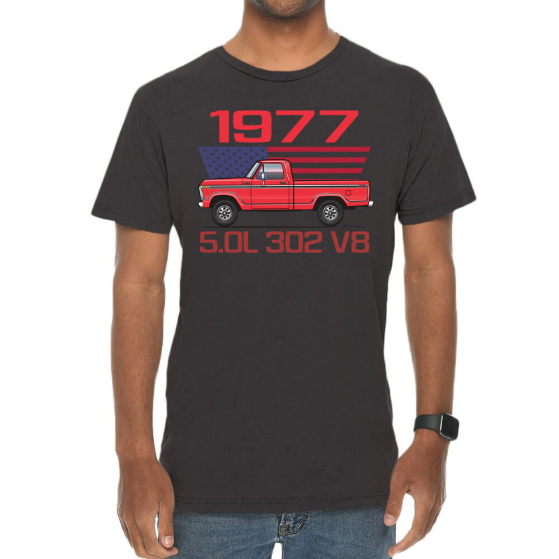 302 V8 Castillo Red Vintage T-shirt | Artistshot