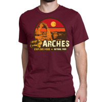 Arches National Gift Classic T-shirt | Artistshot