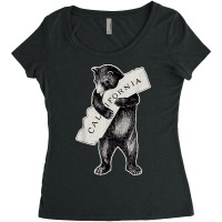 I California Love  Artretro Cali Bear Hug California 1 Women's Triblend Scoop T-shirt | Artistshot