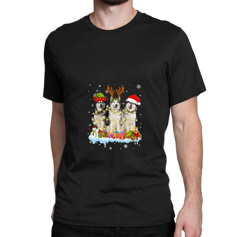 Cute Alaskan Malamute Santa Hat Classic T-shirt | Artistshot