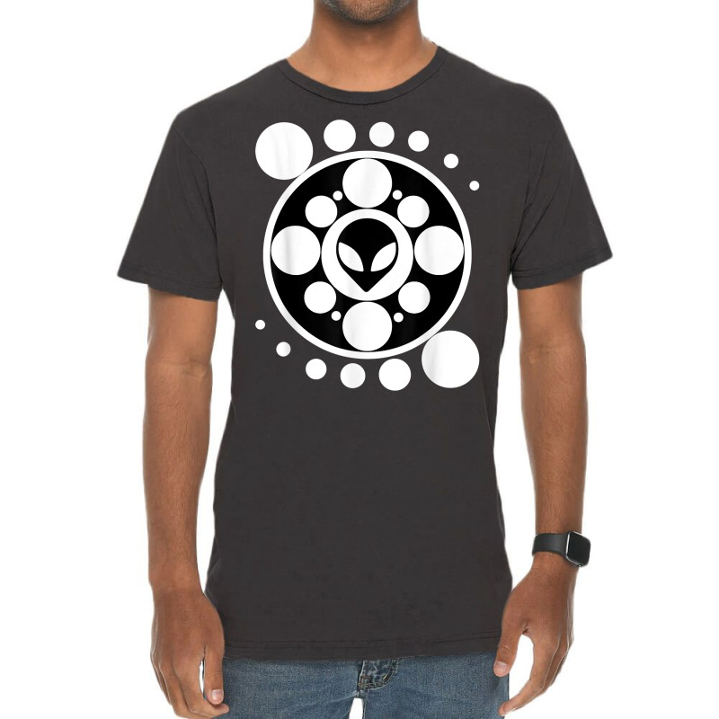 Green Space Alien Head Crop Circle Ufo Area 51 Vintage T-Shirt by Pinch1410 | Artistshot