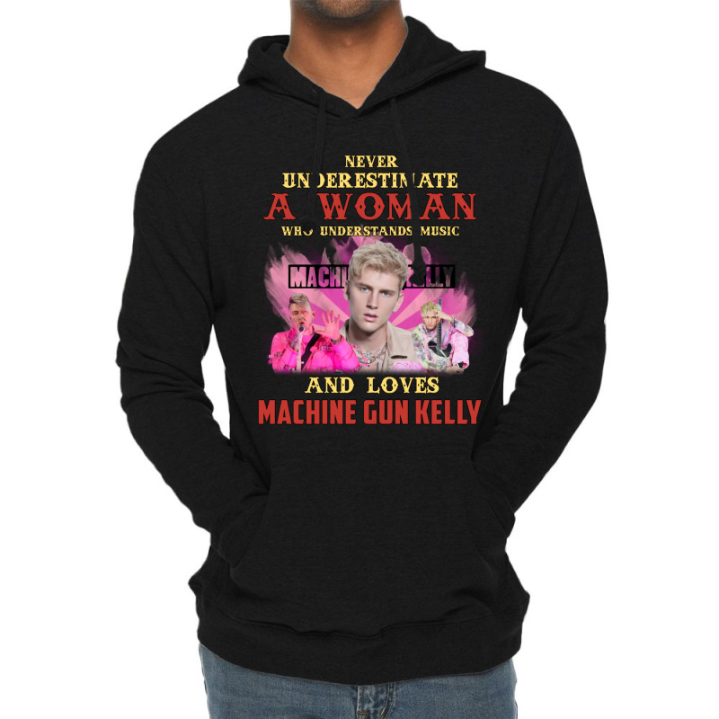 Never Underestimate A Woman Who Loves Machine Lightweight Hoodie | Artistshot