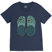 Hoes Mad Crocs V-neck Tee | Artistshot