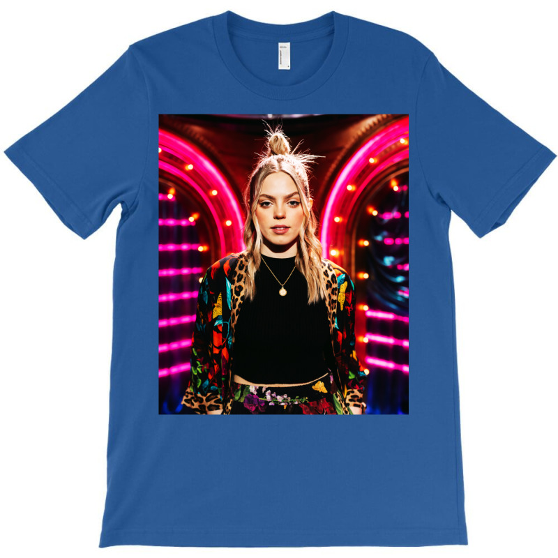 Renee Rapp 30 T-shirt | Artistshot