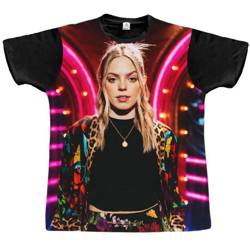 Renee Rapp 30 Graphic T-shirt | Artistshot