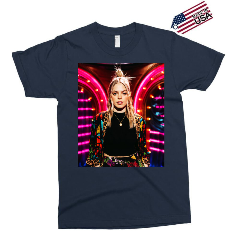 Renee Rapp 30 Exclusive T-shirt | Artistshot