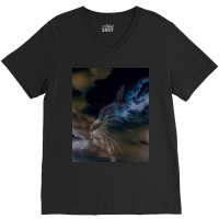 Cat Lightning Of A Cute Tabby Cat Amongst The Dark Clouds And Thunder  V-neck Tee | Artistshot